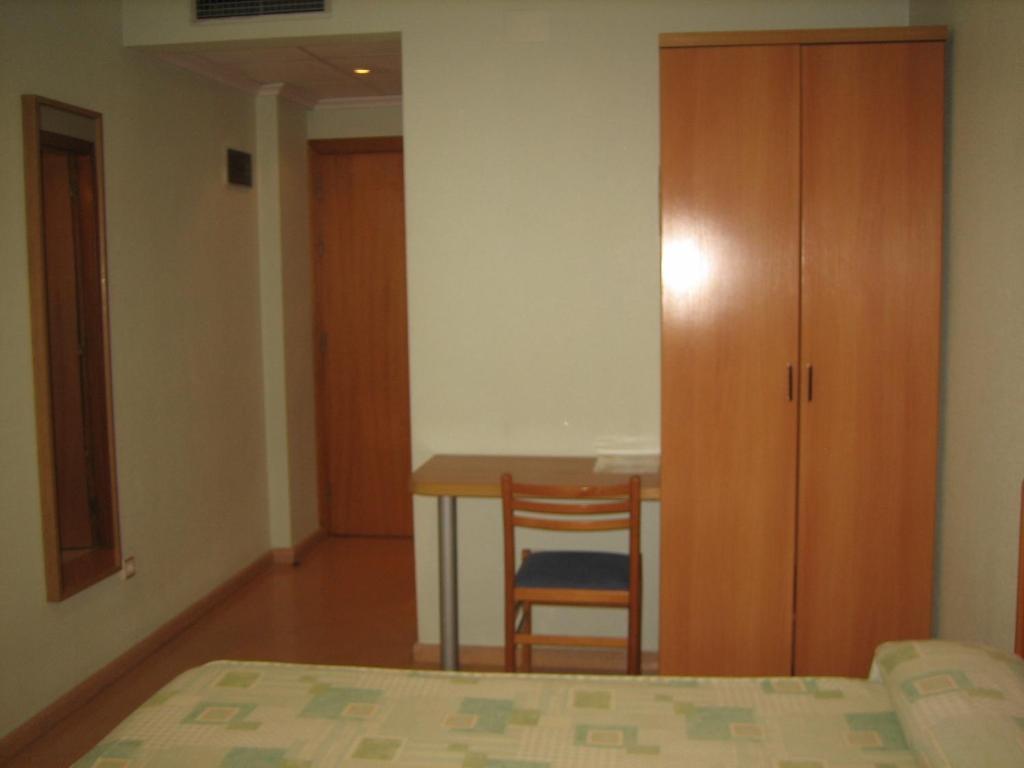 Hostal Madruga Ельче Екстер'єр фото